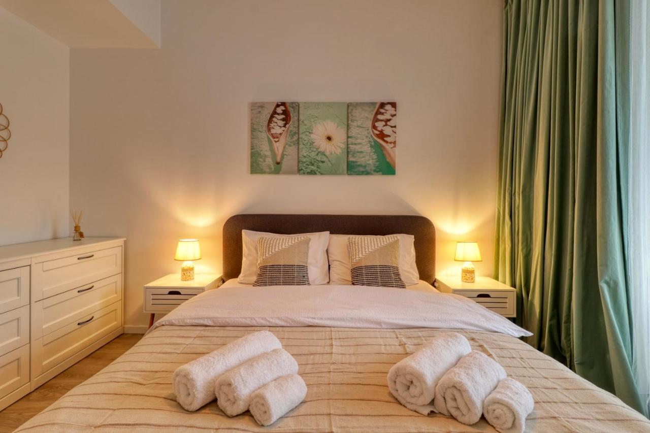 Relaxation Station: Cozy Apartment with Smart Features near Ior Park Bucharest Exterior photo