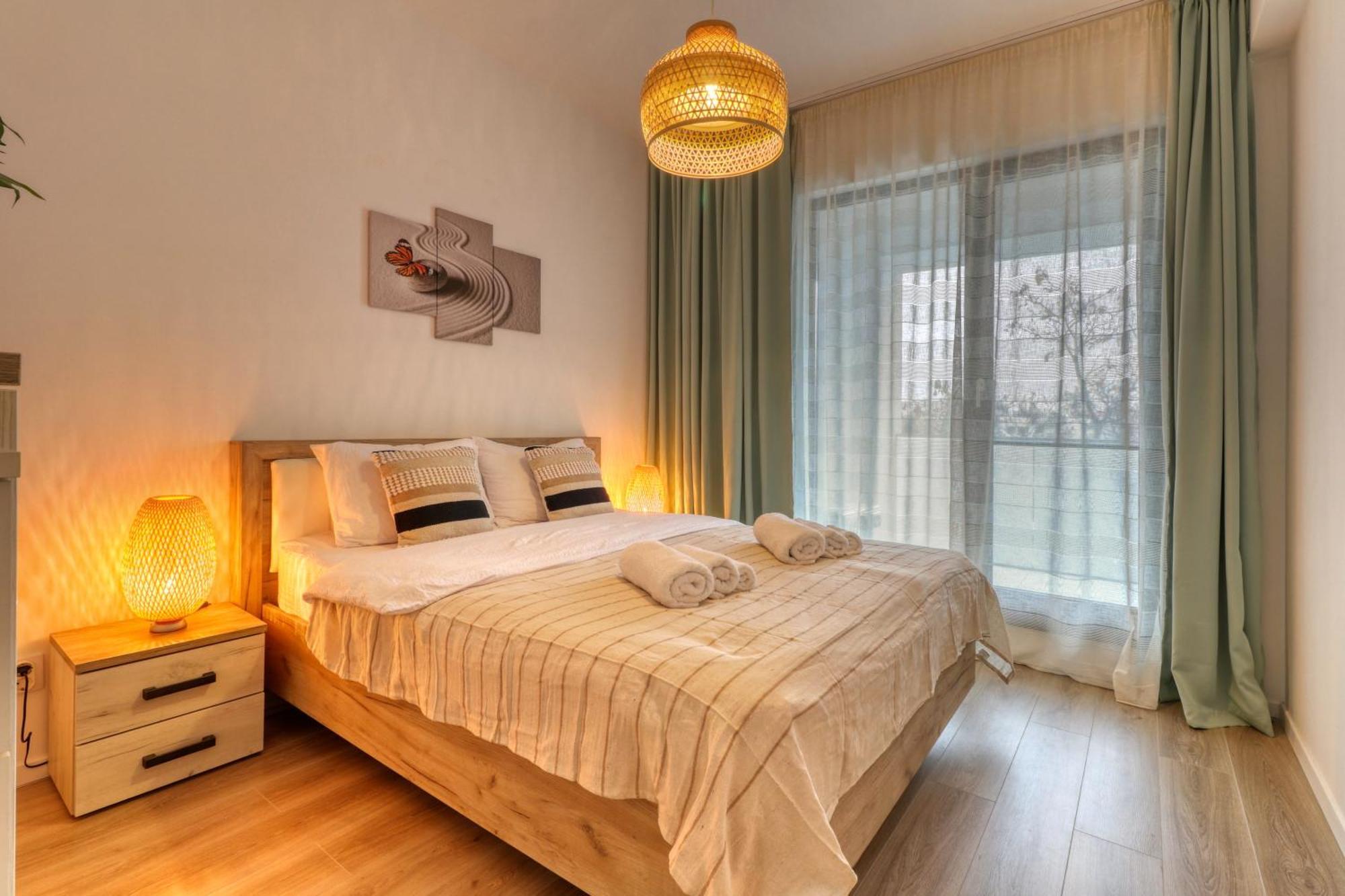 Relaxation Station: Cozy Apartment with Smart Features near Ior Park Bucharest Exterior photo