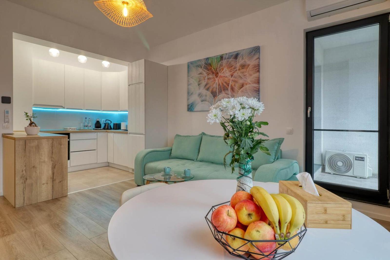 Relaxation Station: Cozy Apartment with Smart Features near Ior Park Bucharest Exterior photo